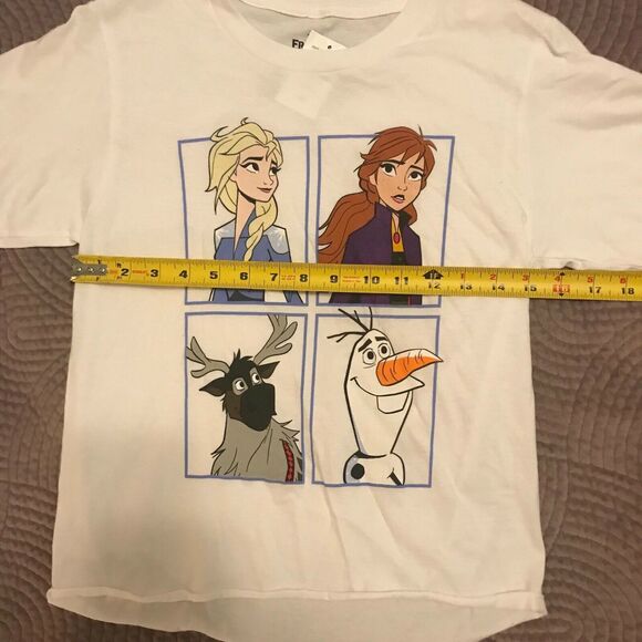 3/$20 Disney NWT Junior Small Frozen 2 Group Crop Tee Ana Elsa 100% Cotton - Picture 7 of 7